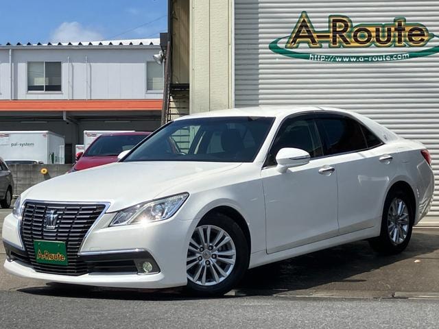 Toyota CROWN 2013 — фото автомобиля 1