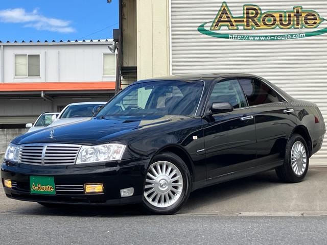 Nissan CEDRIC 2003 — фото автомобиля 1