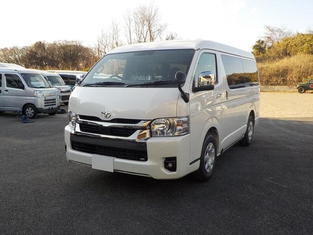 Toyota HIACE VAN 2025 — фото автомобиля