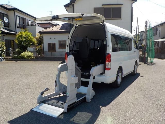 Toyota HIACE VAN 2017 — фото автомобиля