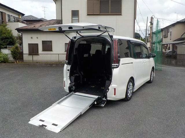 Toyota NOAH 2021 — фото автомобиля 1