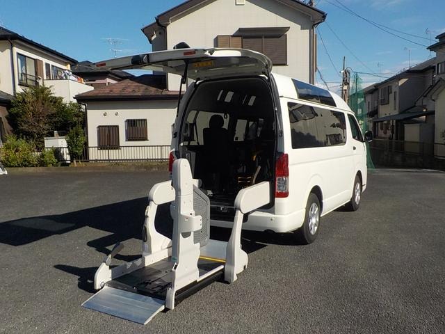 Toyota HIACE VAN 2019 — фото автомобиля 1
