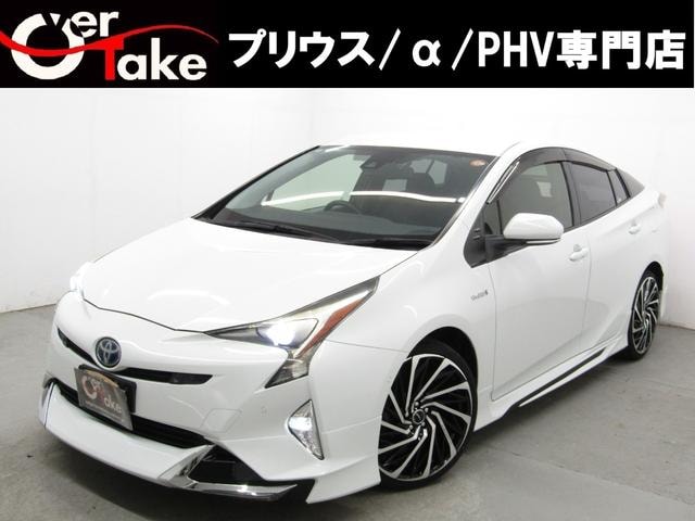 Toyota PRIUS 2017 — фото автомобиля 1