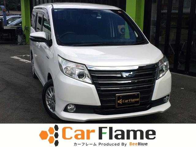 Toyota NOAH 2016 — фото автомобиля 1