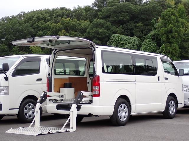 Toyota HIACE VAN 2020 — фото автомобиля 1