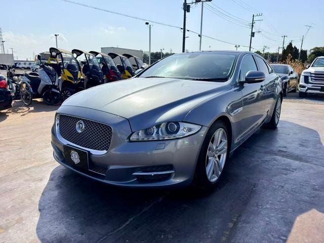 Jaguar XJ 2011 — фото автомобиля