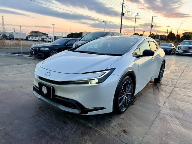 Toyota PRIUS 2023 — фото автомобиля 1