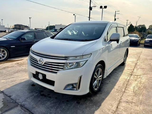 Nissan ELGRAND 2012 — фото автомобиля