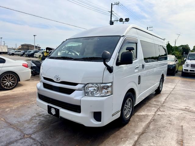 Toyota HIACE COMMUTER 2023 — фото автомобиля