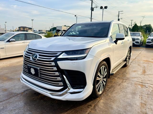 Lexus LX 2023 — фото автомобиля