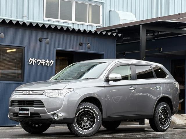 Mitsubishi OUTLANDER 2012 — фото автомобиля 1