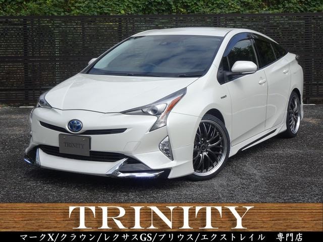 Toyota PRIUS 2016 — фото автомобиля 1
