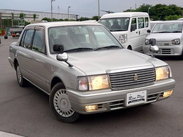 Toyota CROWN SEDAN 2002 — фото автомобиля 1