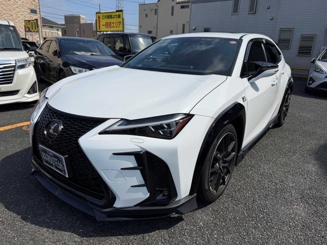 Lexus UX 2020 — фото автомобиля 1