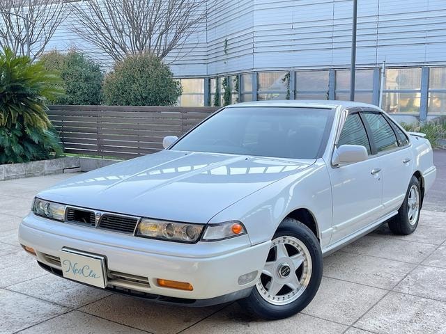 Nissan CEFIRO 1992 — фото автомобиля 1