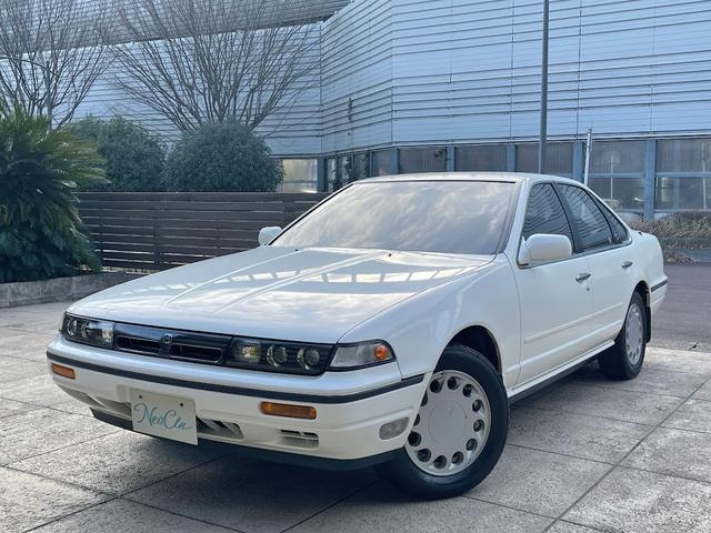 Nissan CEFIRO 1989 — фото автомобиля 1