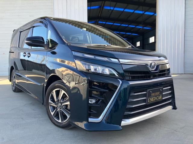 Toyota VOXY 2017 — фото автомобиля 1