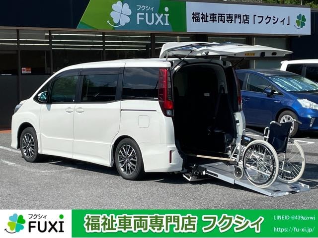 Toyota NOAH 2015 — фото автомобиля 1