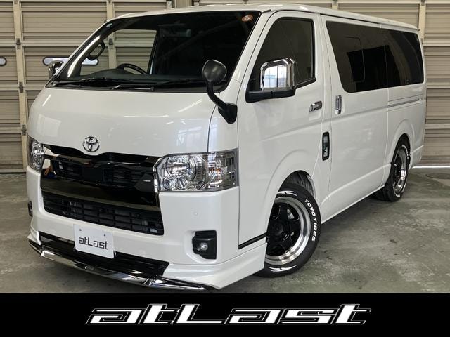 Toyota HIACE VAN 2025 — фото автомобиля