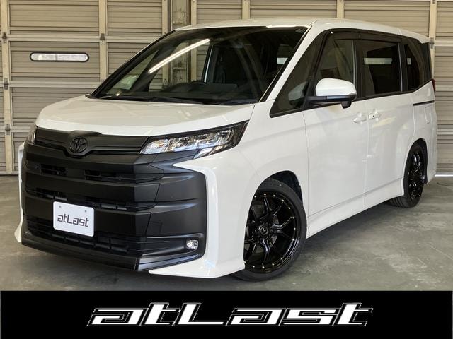 Toyota NOAH 2022 — фото автомобиля 1