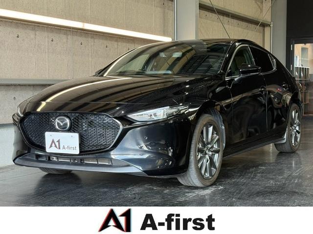 Mazda 3 FASTBACK 2023 — фото автомобиля