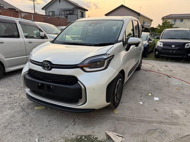 Toyota SIENTA 2023 — фото автомобиля 1