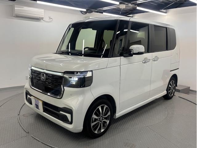 Honda N-BOX CUSTOM 2025 — фото автомобиля 1