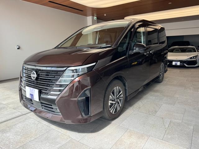 Nissan SERENA 2023 — фото автомобиля 1