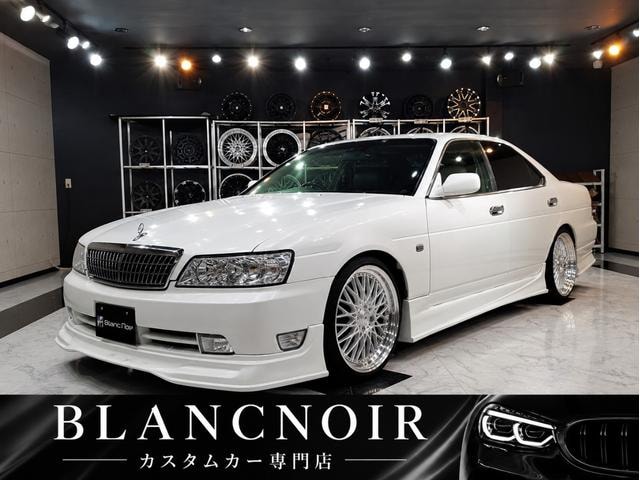 Nissan LAUREL 2000 — фото автомобиля 1