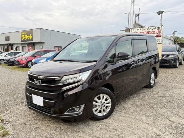 Toyota NOAH 2017 — фото автомобиля 1