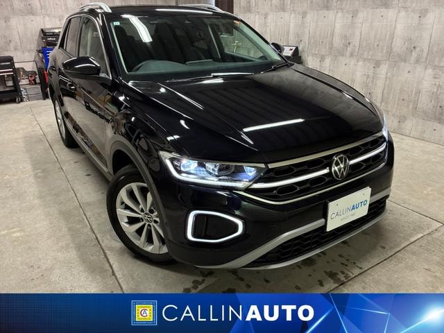 Volkswagen T-ROC 2023 — фото автомобиля