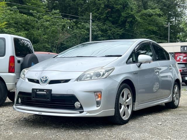 Toyota PRIUS 2015 — фото автомобиля 1