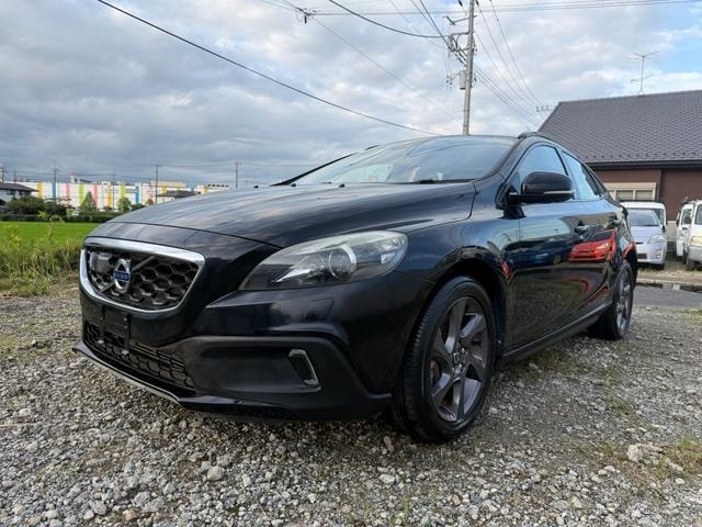 Volvo V40 2013 — фото автомобиля