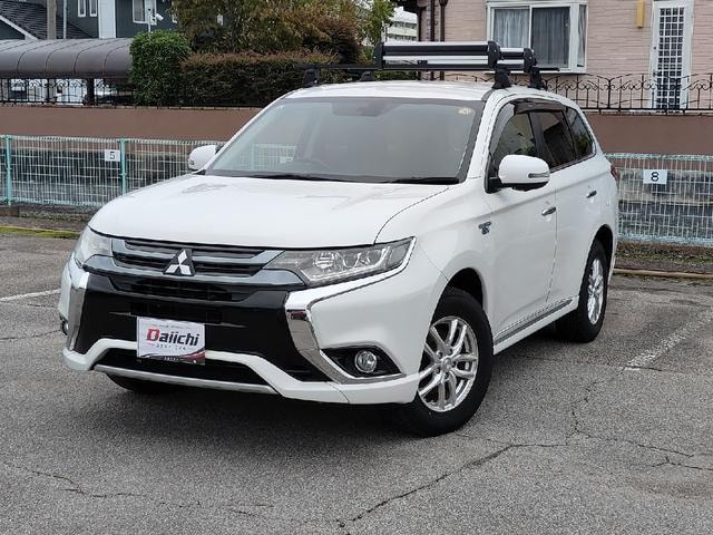 Mitsubishi OUTLANDER PHEV 2015 — фото автомобиля