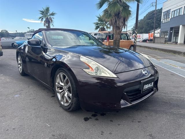 Nissan FAIRLADY Z 2010 — фото автомобиля