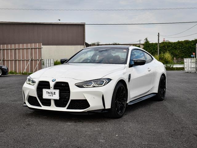 Bmw M4 2024 — фото автомобиля
