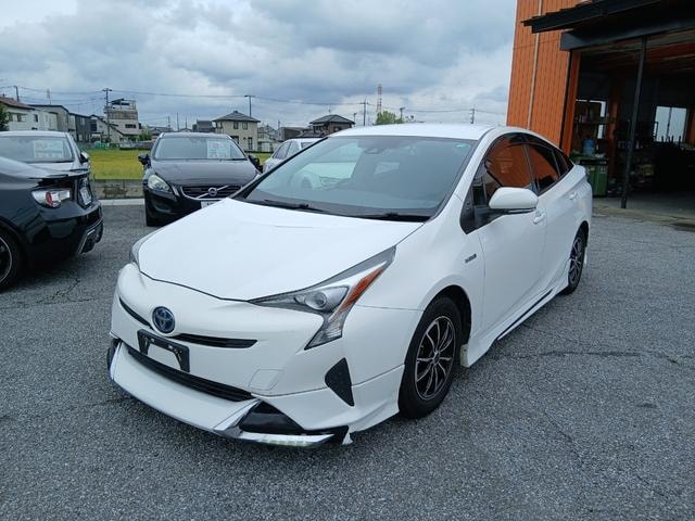 Toyota PRIUS 2017 — фото автомобиля 1