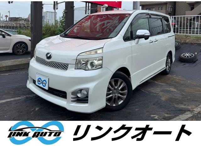 Toyota VOXY 2012 — фото автомобиля 1