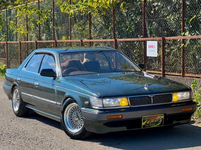 Nissan LAUREL 1990 — фото автомобиля