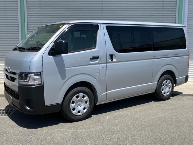 Toyota HIACE VAN 2026 — фото автомобиля