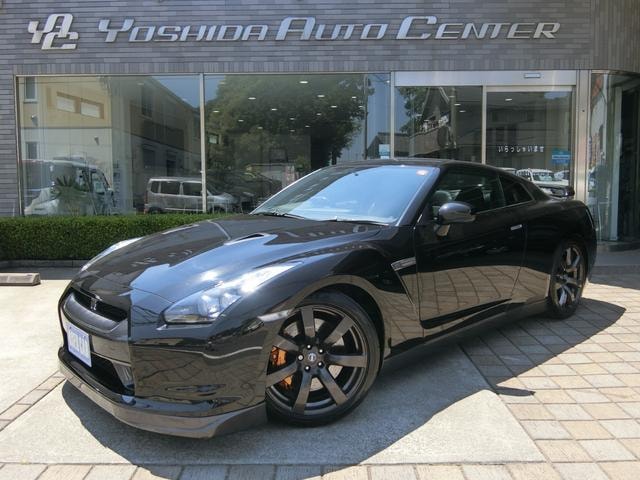 Nissan GT-R 2010 — фото автомобиля