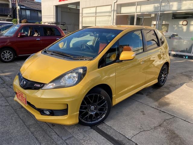 Honda FIT 2011 — фото автомобиля