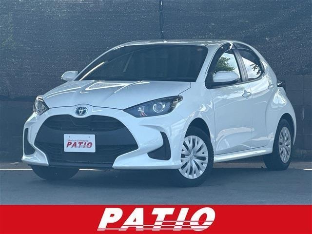 Toyota YARIS 2023 — фото автомобиля