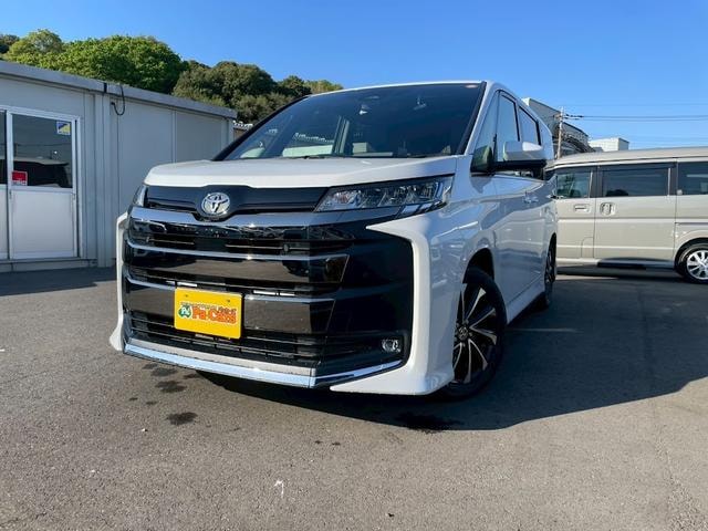 Toyota NOAH 2025 — фото автомобиля 1