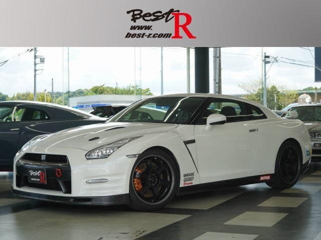 Nissan GT-R 2013 — фото автомобиля