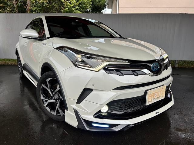 Toyota C-HR 2017 — фото автомобиля 1