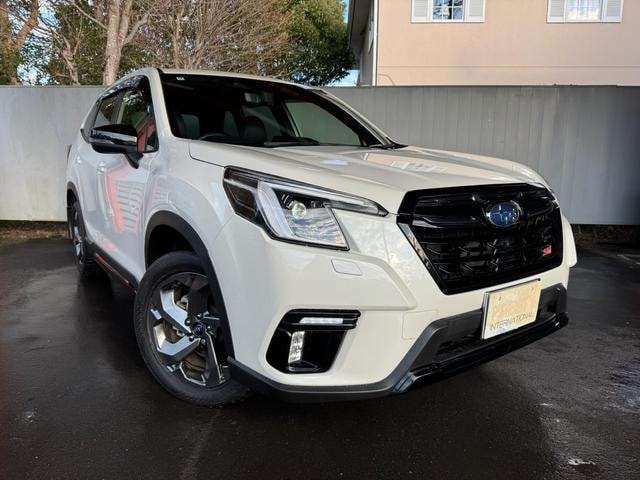 Subaru FORESTER 2022 — фото автомобиля 1