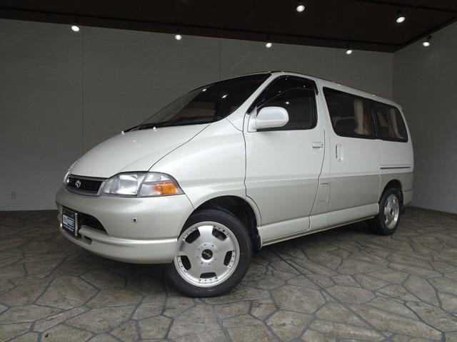 Toyota GRANVIA 1997 — фото автомобиля