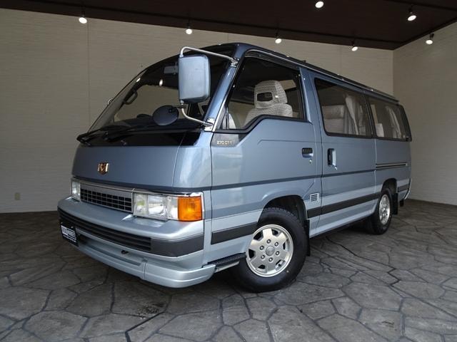 Nissan CARAVAN COACH 1989 — фото автомобиля