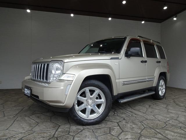 Chrysler Jeep JEEP CHEROKEE 2011 — фото автомобиля